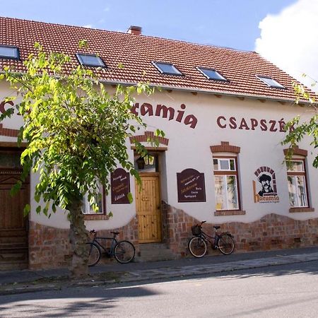 Haramia Csapszek Es Fogado Hotel Szombathely Buitenkant foto