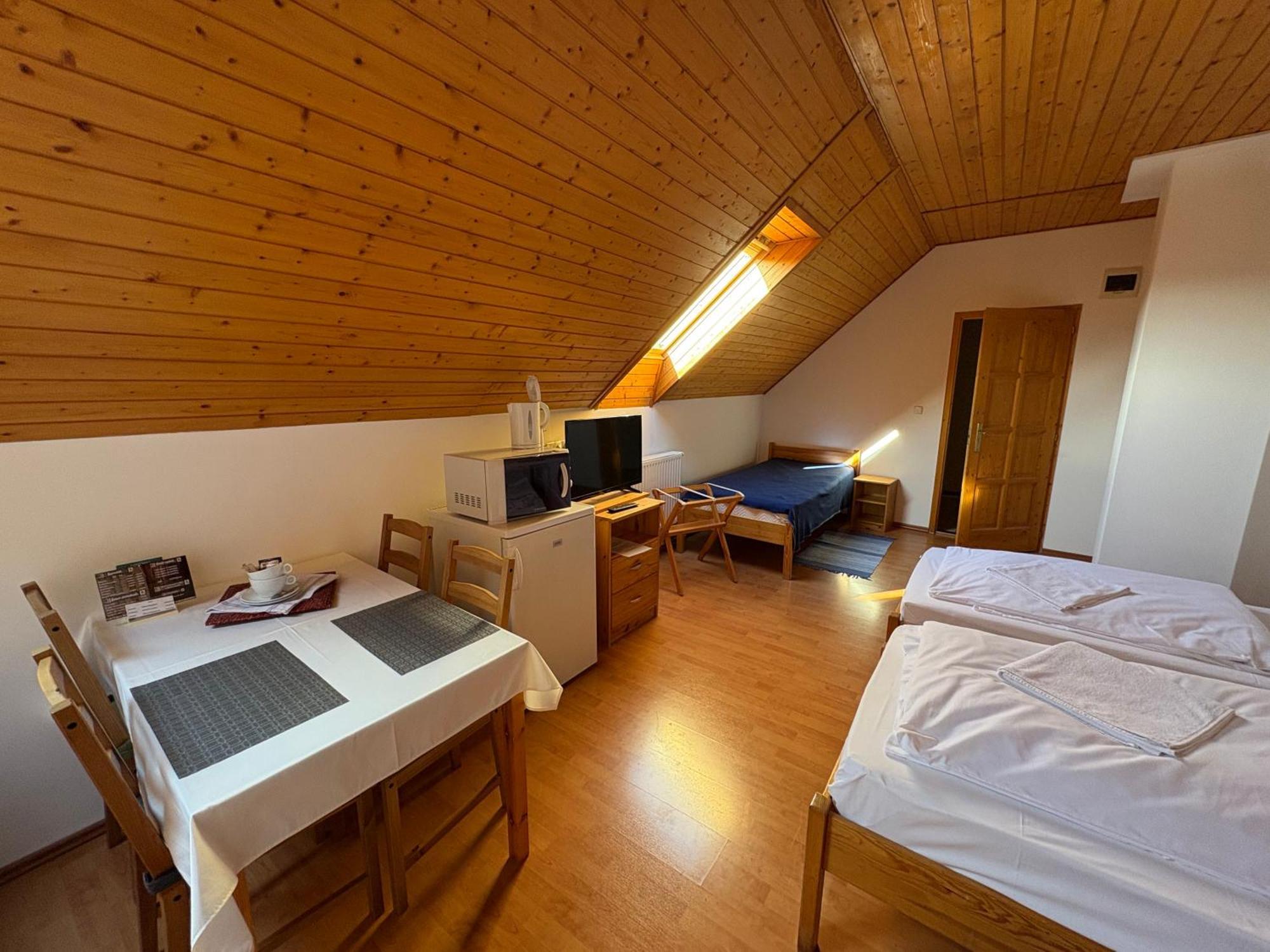 Haramia Csapszek Es Fogado Hotel Szombathely Buitenkant foto