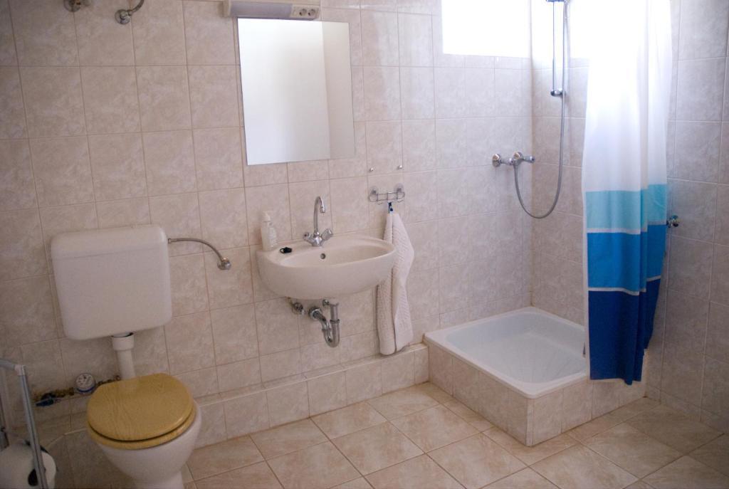 Haramia Csapszek Es Fogado Hotel Szombathely Kamer foto