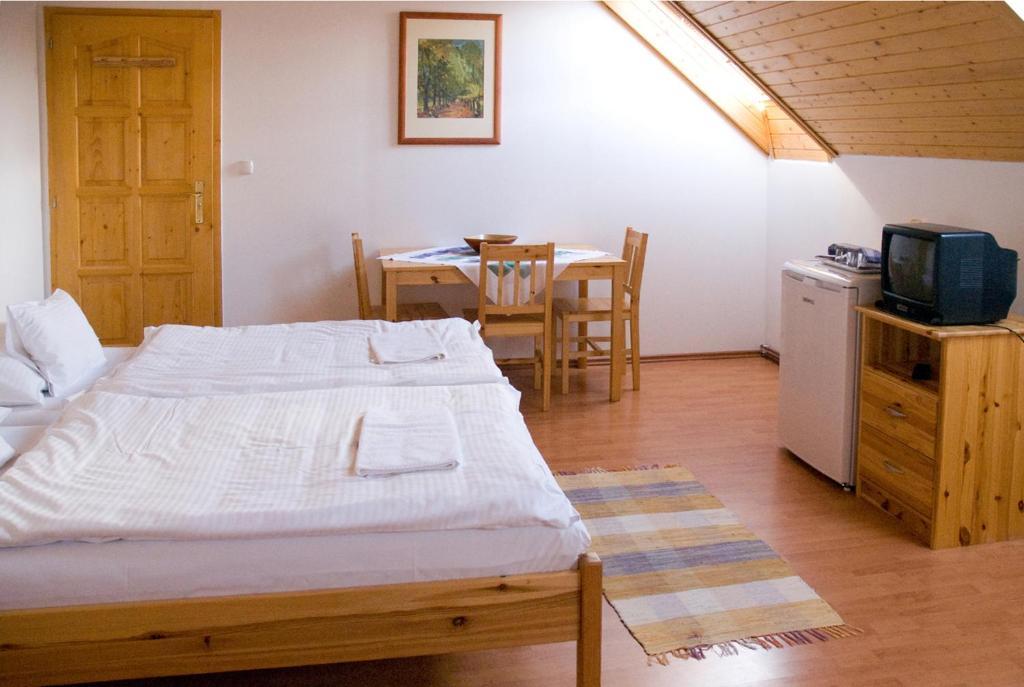 Haramia Csapszek Es Fogado Hotel Szombathely Kamer foto