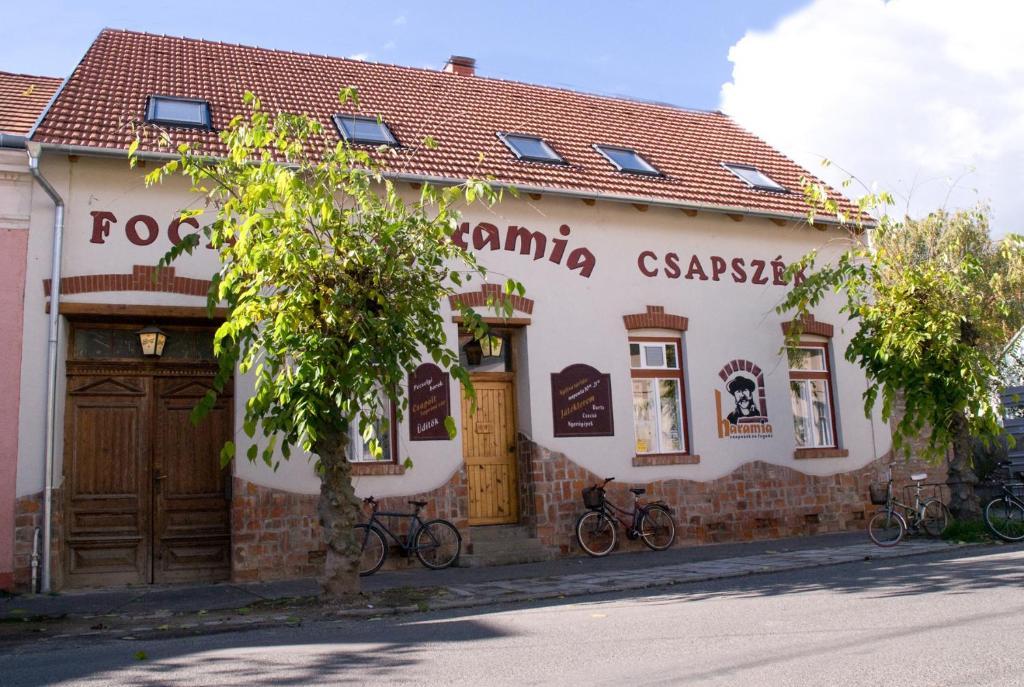 Haramia Csapszek Es Fogado Hotel Szombathely Buitenkant foto